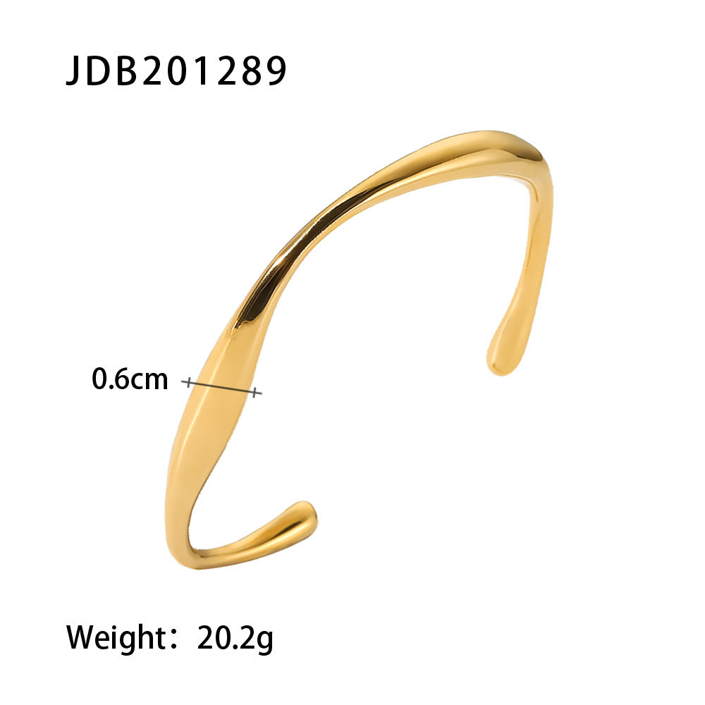 Minimalist gold cuff bracelet, 0.6cm width, 20.2g weight — luxury jewelry design