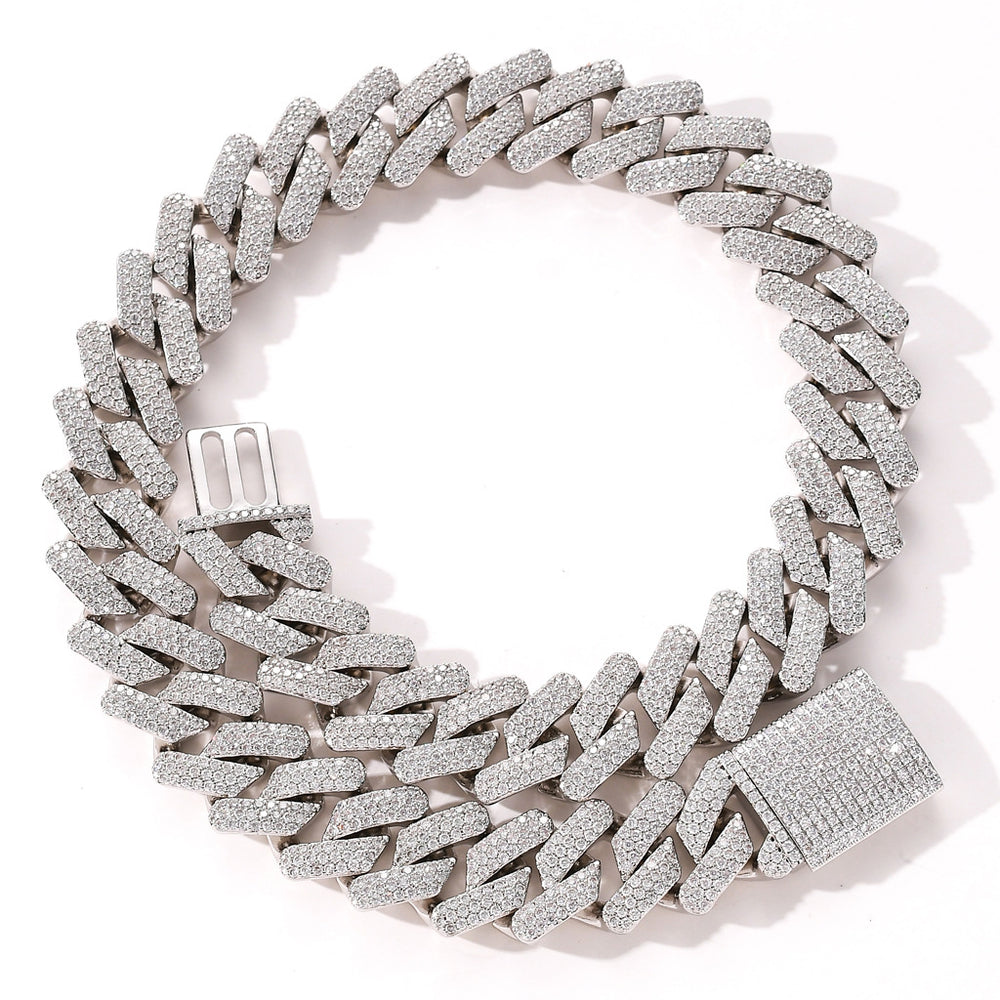 Luxury diamond-encrusted curb link bracelet with secure clasp, minimalist design, premium craftsmanship