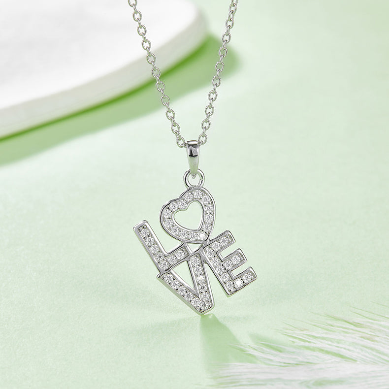 VTX Amour necklace detail